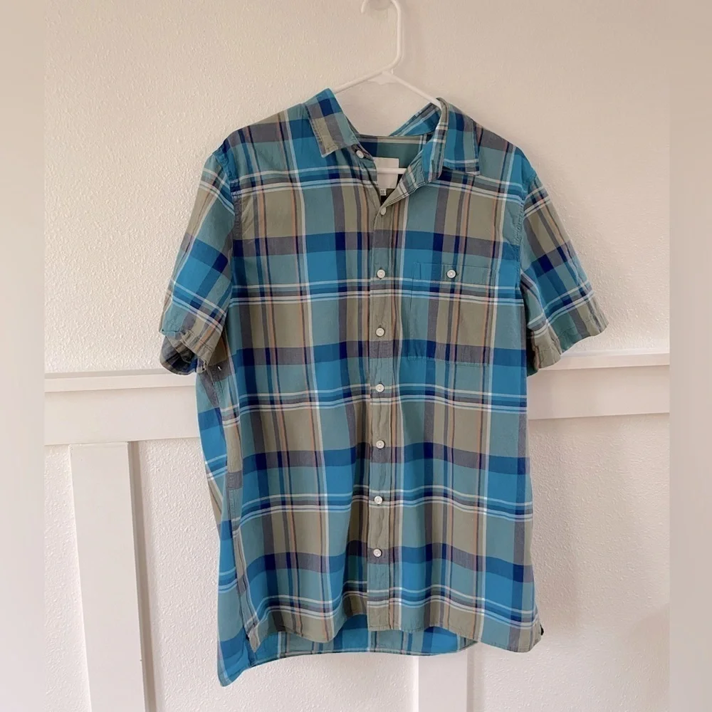 EUC American Eagle Outfitters Mens size Large. Button up short sleeve plaid - Picture 1 of 5
